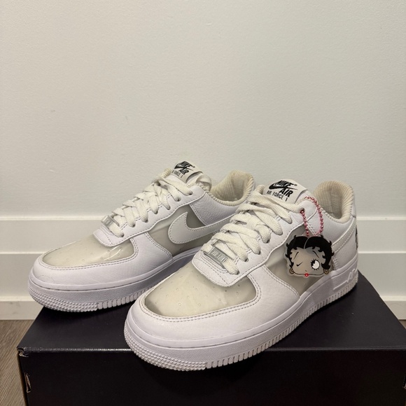 Nike Air Force 1 X Betty Boop Collab - Picture 1 of 3